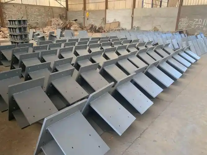 交通设施配件,吊围栏,预埋t钢,人行道钢横梁,防落梁挡块,桥梁配件