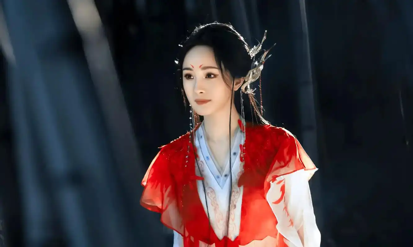 红衣古装 #杨幂 涂山红红生日快乐 - 抖音