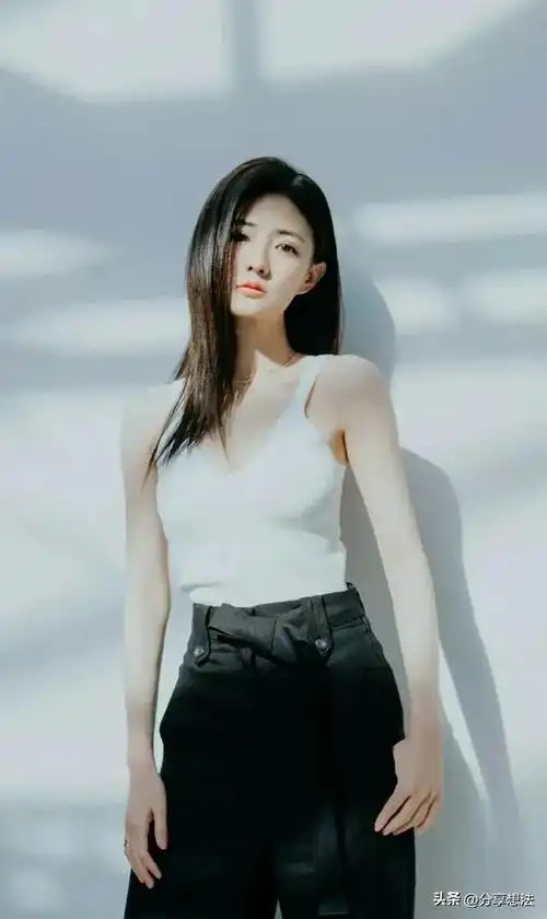 徐璐明星壁纸(43)|军校|军训|战争法_网易订阅