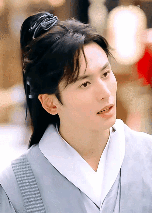 谢楠主持山河令演唱会精准磕糖抛梗战狼老婆是金牌主持人