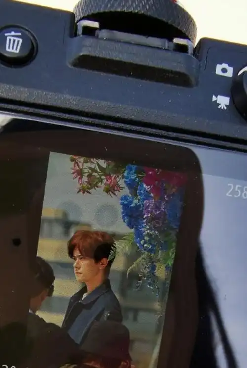 完美的后脑勺,完美的侧脸,完美的人  超生的图直出,我人已经被帅没了