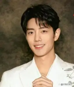 事大了肖战痛苦发文每天都穿一样的衣服呼吁代拍放过彼此