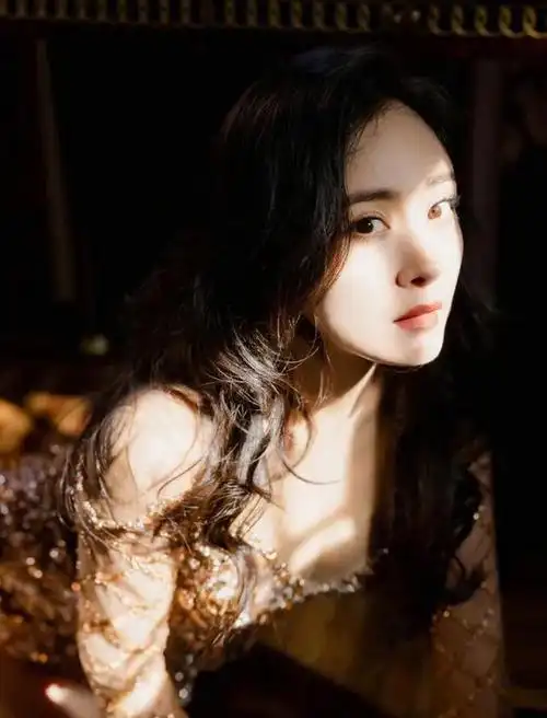 杨幂双造型写真性感惊艳到爆