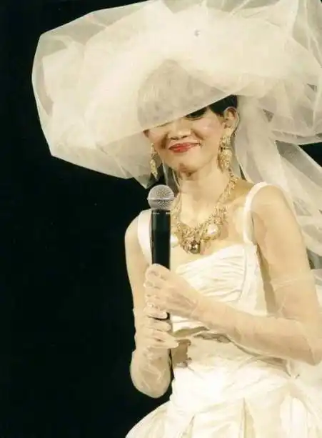 李碧华细述梅艳芳最后时刻,没想到阿梅说的最后一句话竟然验应了_化疗