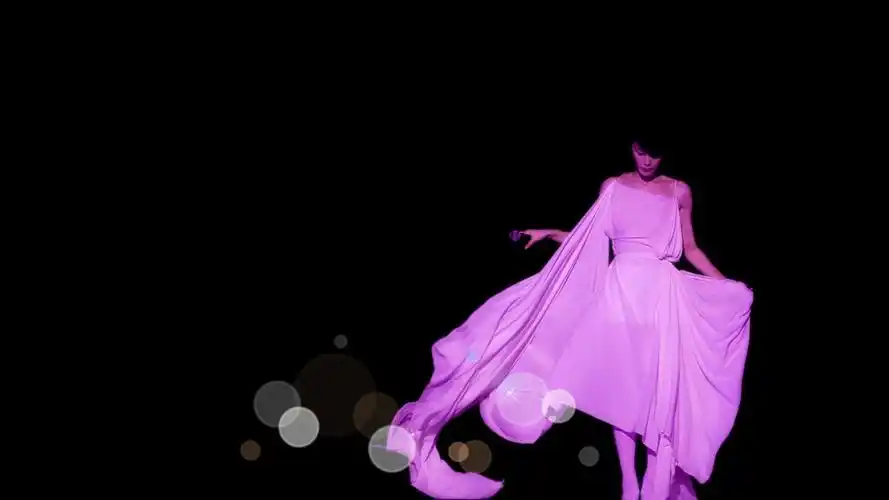 王思聪嫌王菲演唱会的票太贵,我们要正确看待问题