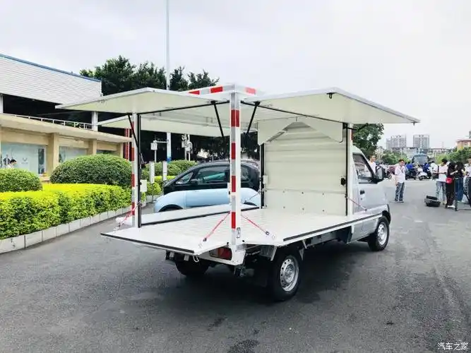 摆摊神器 实拍五菱荣光小卡/新卡翼开启