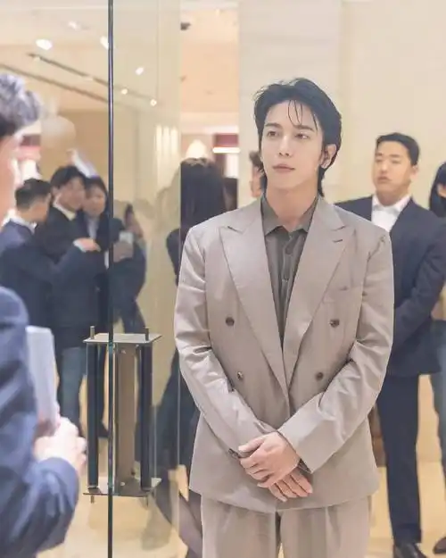 【消息】240329郑容和超话ins 更新一则  【去了位于新罗酒店地下1层