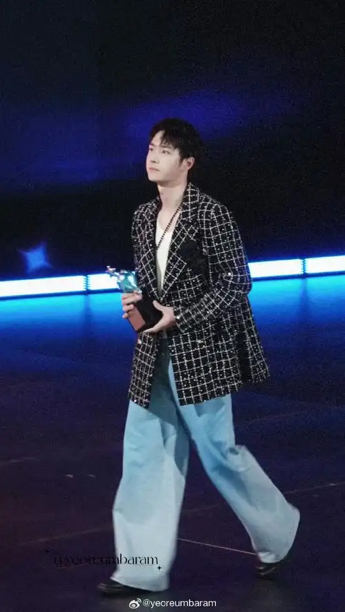 #愚人节站姐团建##决战站姐之巅##赵一博站姐发王一博#