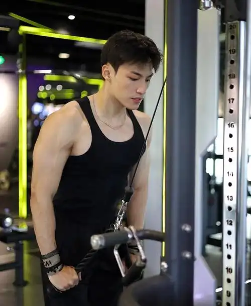 身高190cm的运动体育生,奶味十足有个性,这样的男朋友有人要吗