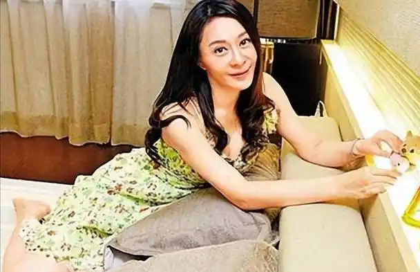 "豪门千金"朱丽倩:携亿万身家嫁给刘德华,46岁高龄产子,后来怎样