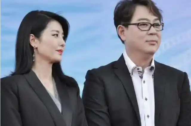 《家有儿女》中的夏东海,戏外的他也是人生赢家,妻子比他小11岁