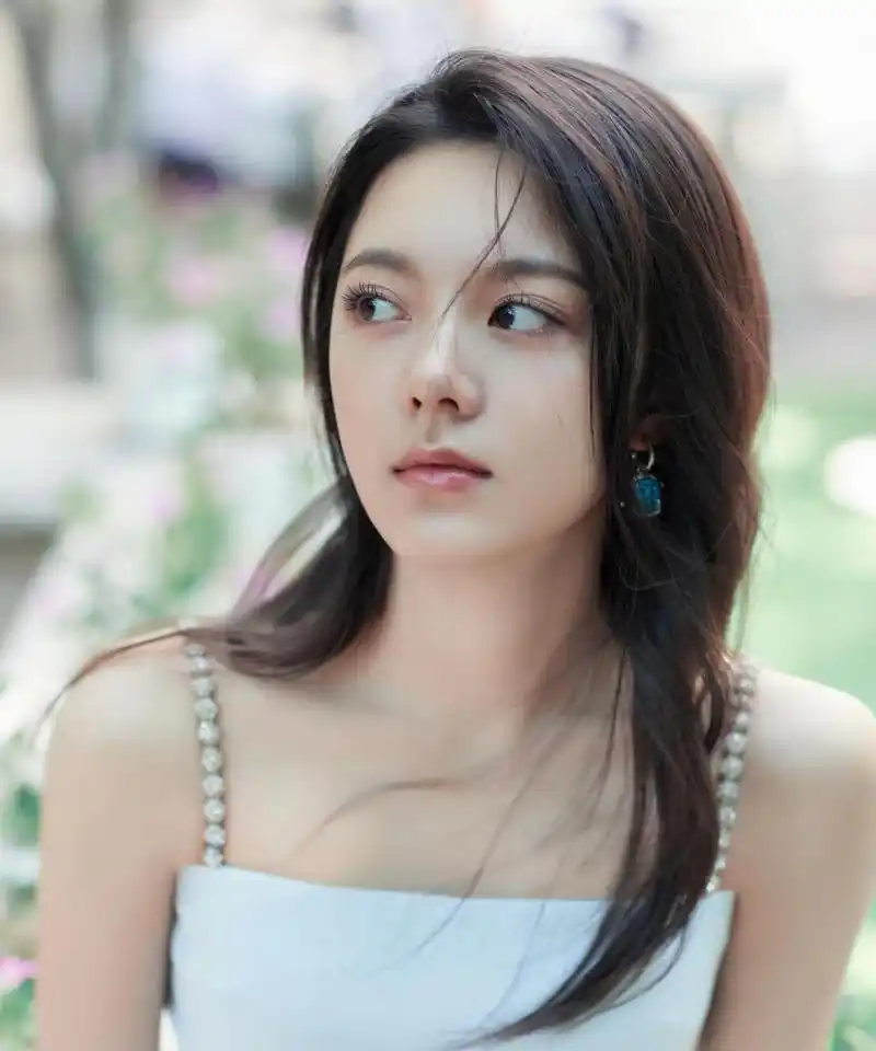 赵今麦美腿玉足合集