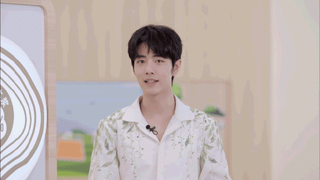 肖战把春天穿身上##肖战清爽白衬衫##肖战治愈系笑容