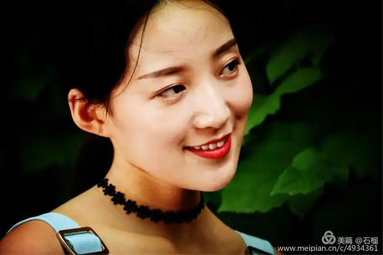 人性拍摄有大头照,半身照,七分照,九分照,全身照等.