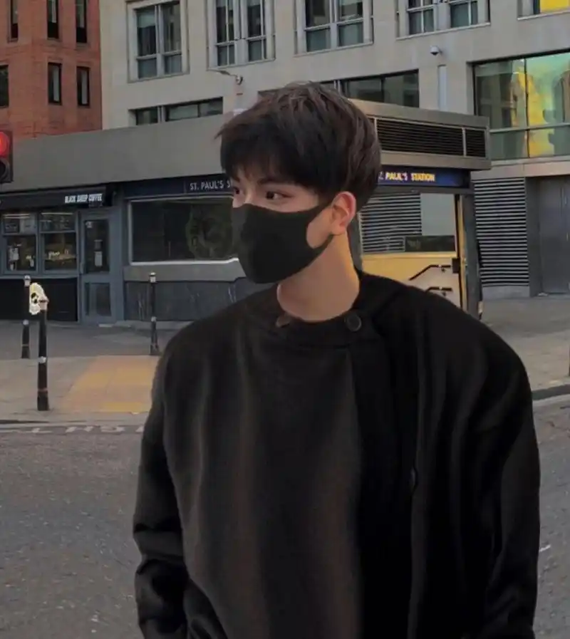 男生发型长碎盖 一款简单易打理的长碎盖发型!