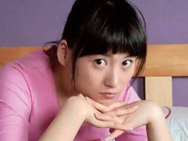 有种意外叫《家有儿女》二代小雪,穿上吊带装的那一刻,是心动啊_夏雪