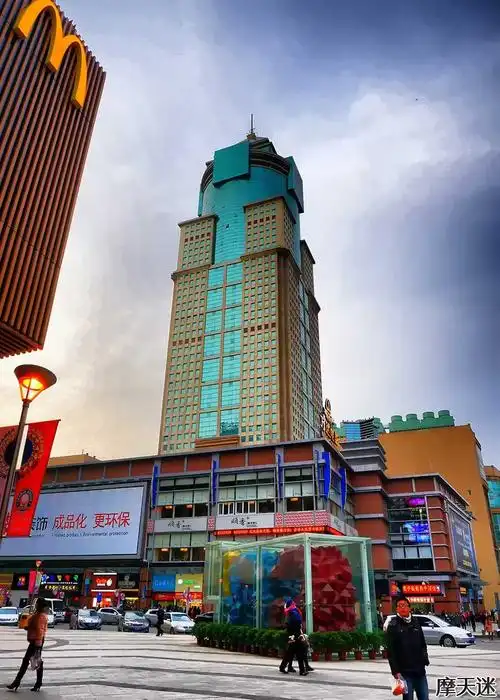 武汉佳丽广场25144米59层建成