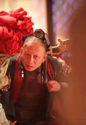 李明 饰 裘千尺