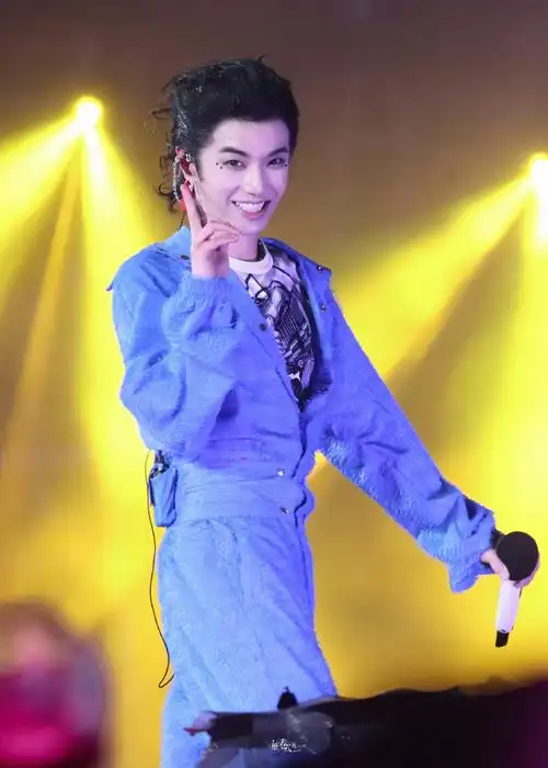 (σ≧66≦)σ可可爱爱的小花可爱宝@华晨宇yu太可爱啦萌宝我亲晕!