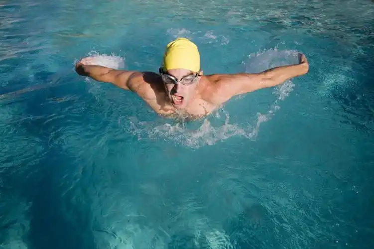 游泳,西方人,一个人,游泳池,伸展双臂,横图,俯视,室外,白天,旅游,度假