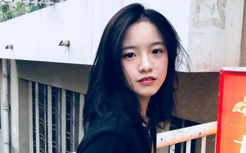 李庚希〗小妹妹太可爱了呀_哔哩哔哩 (゜-゜)つロ 干杯~-bilibili