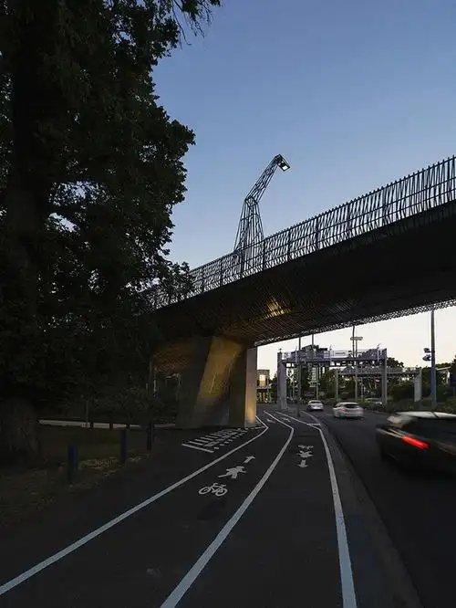 建筑师步行天桥的设计