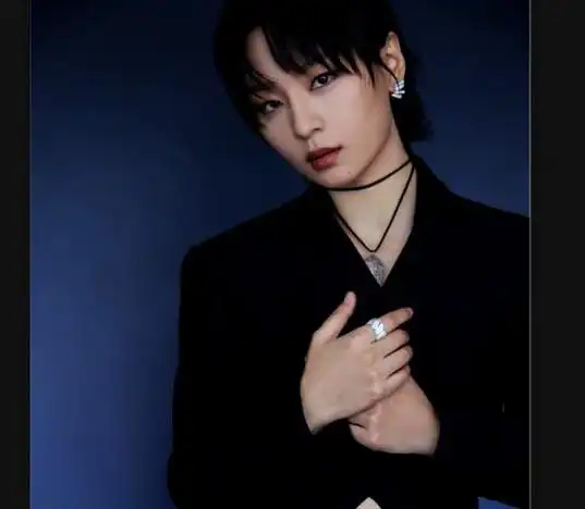 38岁未婚未育的"超女"周笔畅,竟然一夜之间宣布了什么大决定?