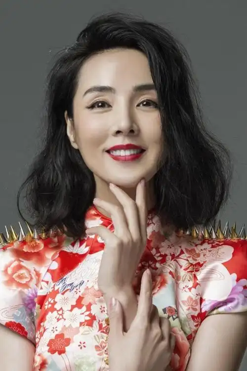 姜宏波:低调优雅的女演员,演技派的典范 姜宏波,这位50岁的女演员