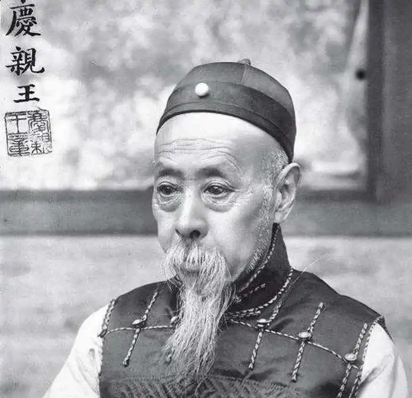 在1884年至清朝倒台的27年期间,他历任外事,海军