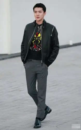 exo世勋现身巴黎时装周 型男穿搭魅力足【组图】