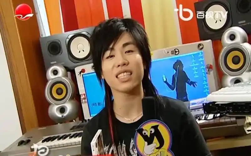 【胡彦斌】2004星当家宣传《music混合体》-超级可爱有活力的小胡推荐