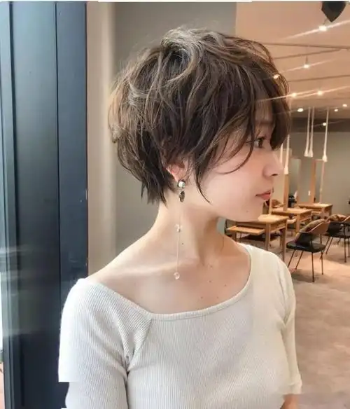 烫一烫更好看 ,"短发微卷"慵懒魅惑