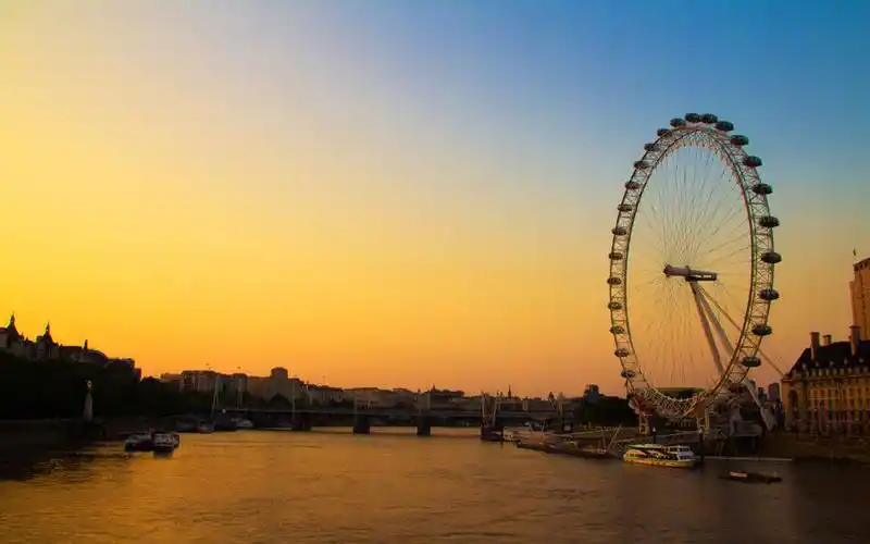 罗马复古建筑风景图片桌面壁纸