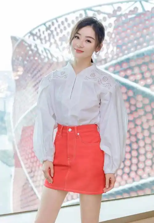 33岁袁姗姗真会穿!