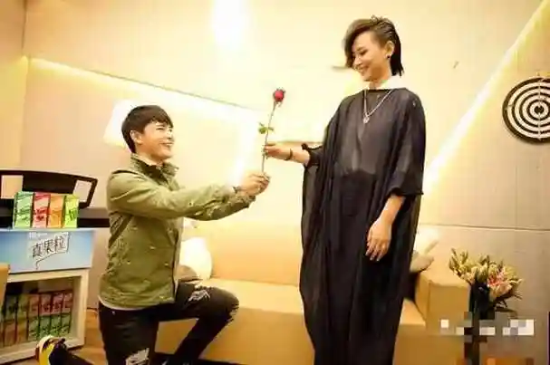 然而,最重要的是孙坚询问了周笔畅的母亲关于他作为她男友的看法