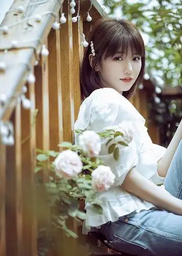 32岁毛晓彤终于出圈了!饰演《三十而已》太憋屈,网友:让人心疼