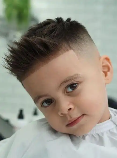 小男孩烫卷发型