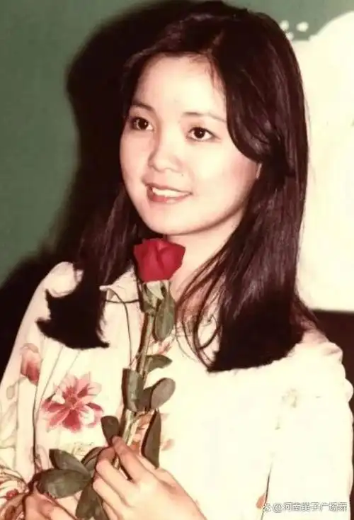 台湾女歌手邓丽君出生于中国台湾省云林县褒忠乡田洋村,祖籍河北省