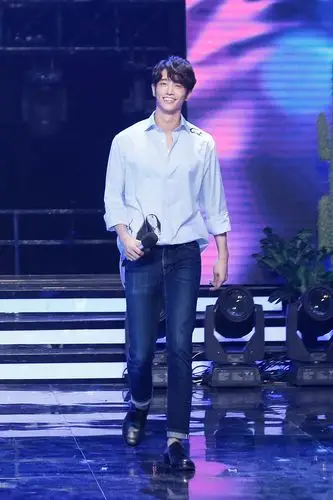 刘以豪内地综艺首秀 浪漫来袭共谱美食情缘