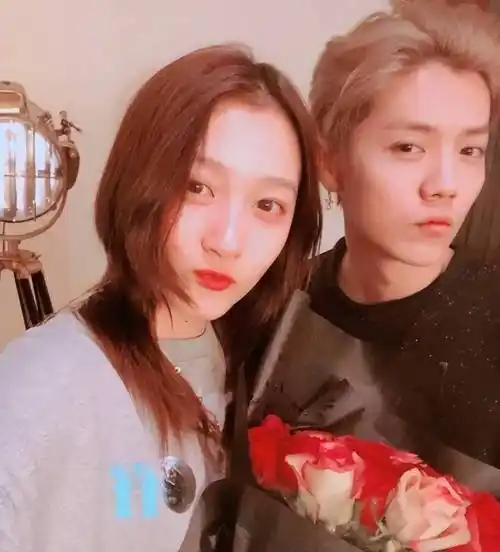 透露自己动手20分钟剪完,被疑与鹿晗分手|贾玲|李易峰|女明星_网易