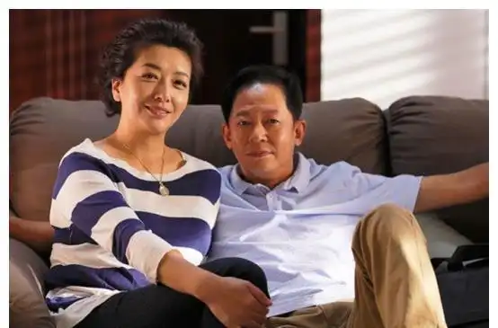 52岁江珊37岁现任丈夫曝光:比前任靳东还要帅