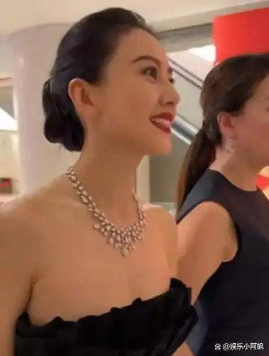 北京这一晚,"江湖地位,人情冷暖",在高圆圆身上体现出来了