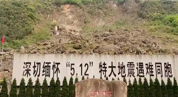 纪实:汶川地震,15名空降兵从4999米高空舍命盲跳,现身居何职?_生命_侦
