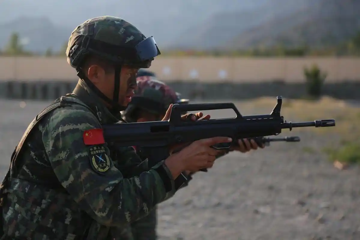 让子弹飞!直击宁夏石嘴山武警实弹射击训练现场
