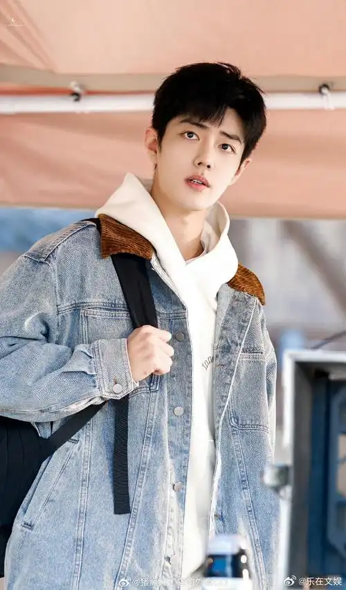 阳光帅气男大生肖战##阳光帅气男大盛阳肖战