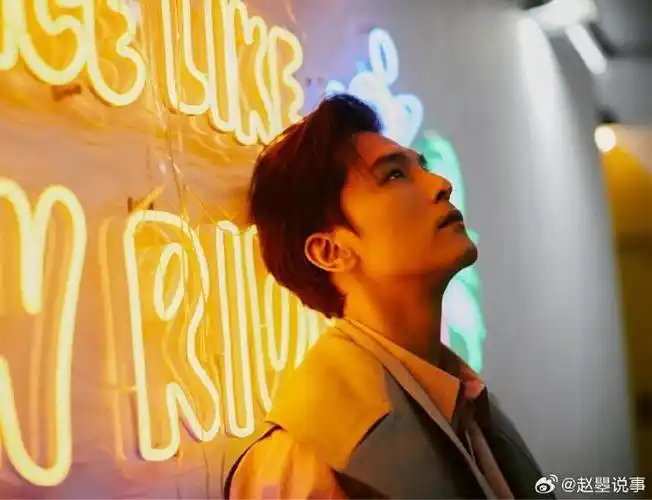 邱泽,一位集英勇与魅力于一身的男子汉……|邱泽|杨丞琳|陈乔恩_新浪