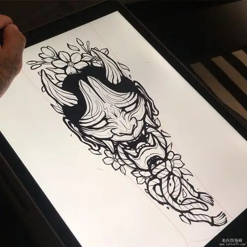 手臂般若纹身手稿图案
