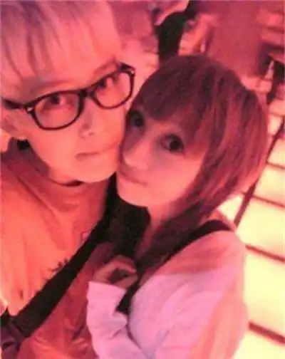 林弯弯的女朋友依依资料照片 林弯弯和李溪芮关系