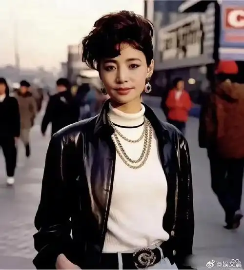 没错,这就是年轻时的宋丹丹老师!