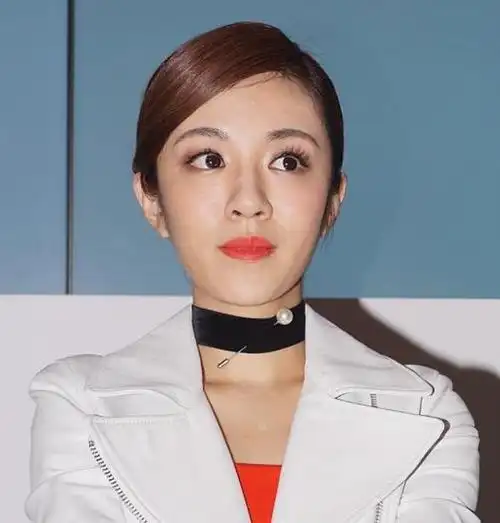 王晓晨娱乐圈吻戏一姐拍戏太投入直接把男主的嘴亲肿了